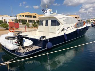57' Uniesse 2004 Yacht For Sale